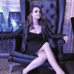 Meet your Posher, Caroline